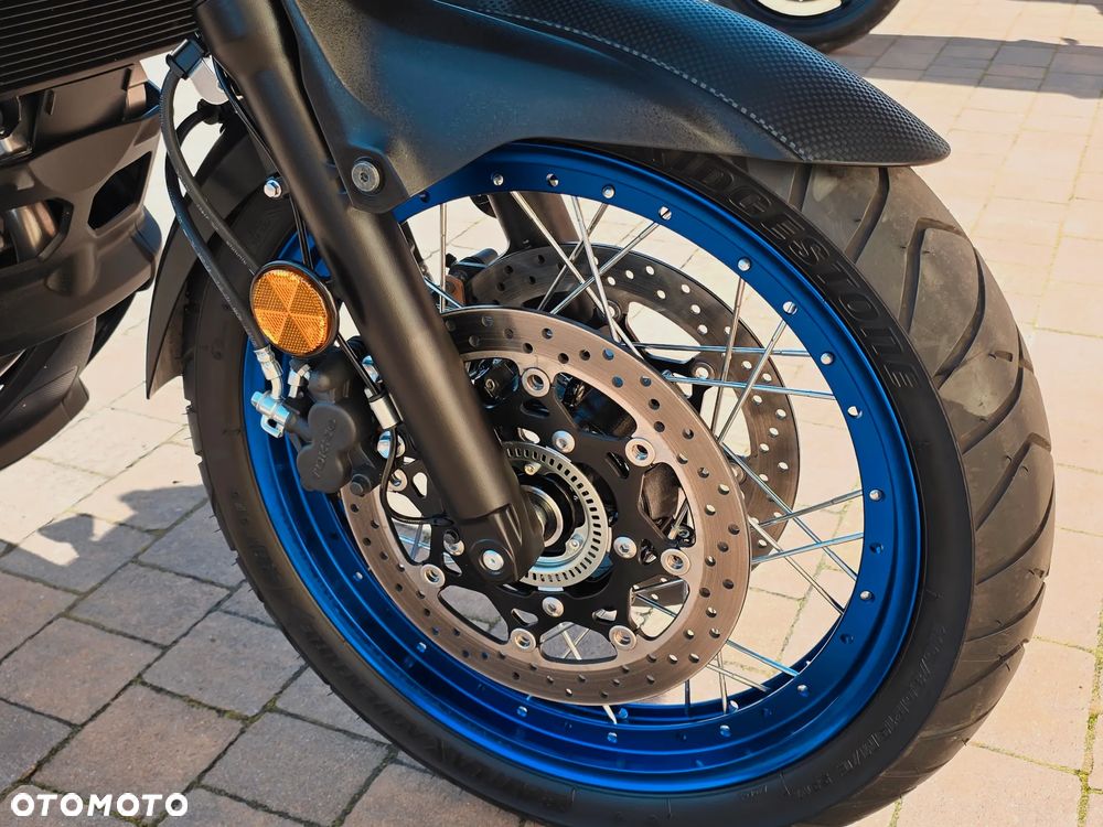 Suzuki V-STROM - 16