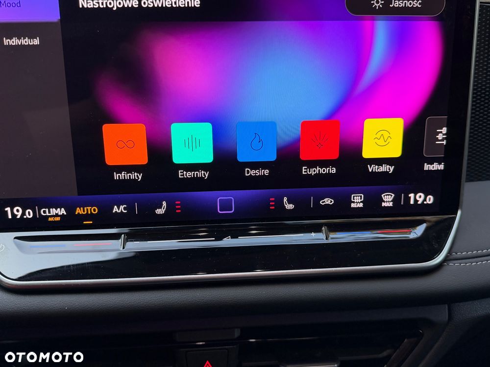 Volkswagen Tiguan 1.5 eTSI Life Plus DSG - 21