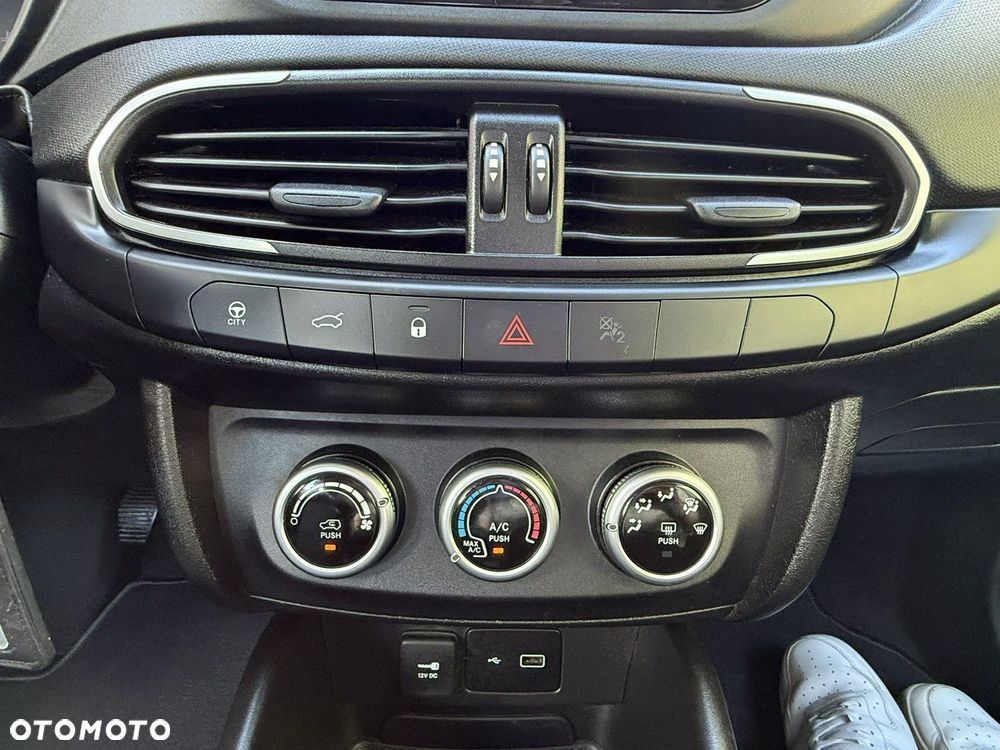 Fiat Tipo 1.4 Classic - 17