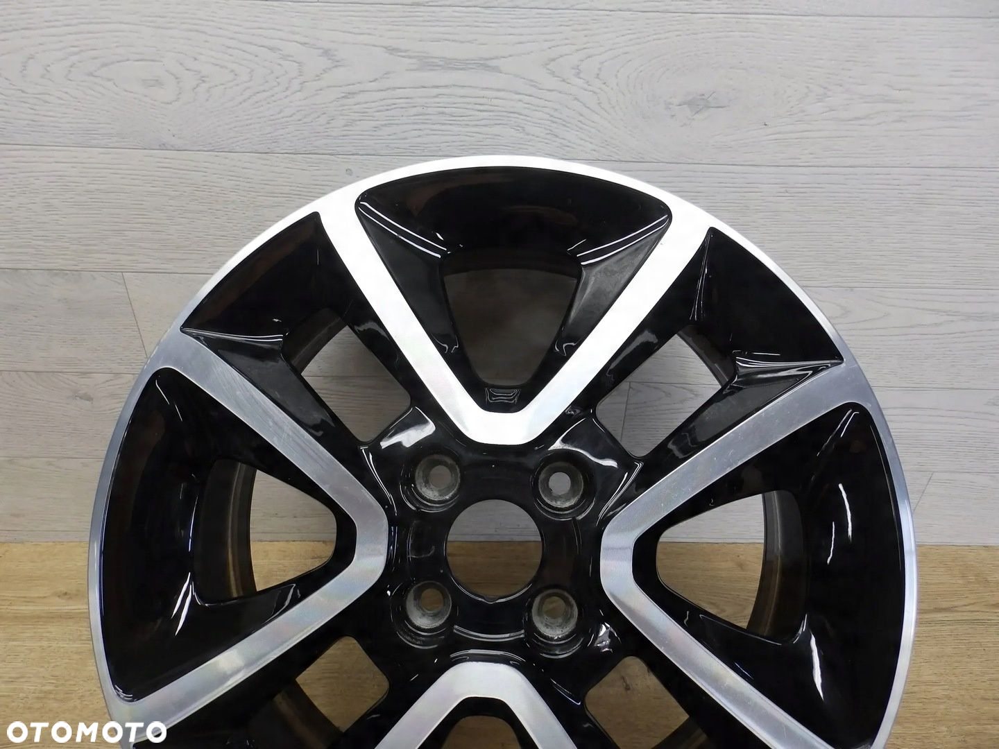 Felga Renault Twingo Clio III 6J16 CH4 Et50 4x100 403004526R - 3
