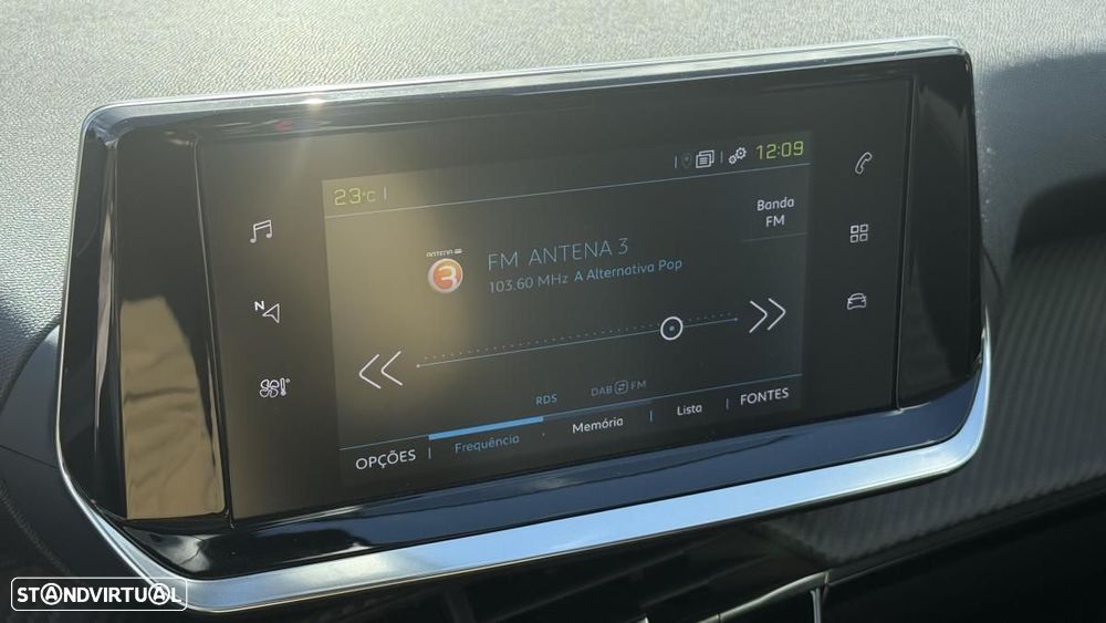 Peugeot e-2008 50 kWh Active Pack - 18