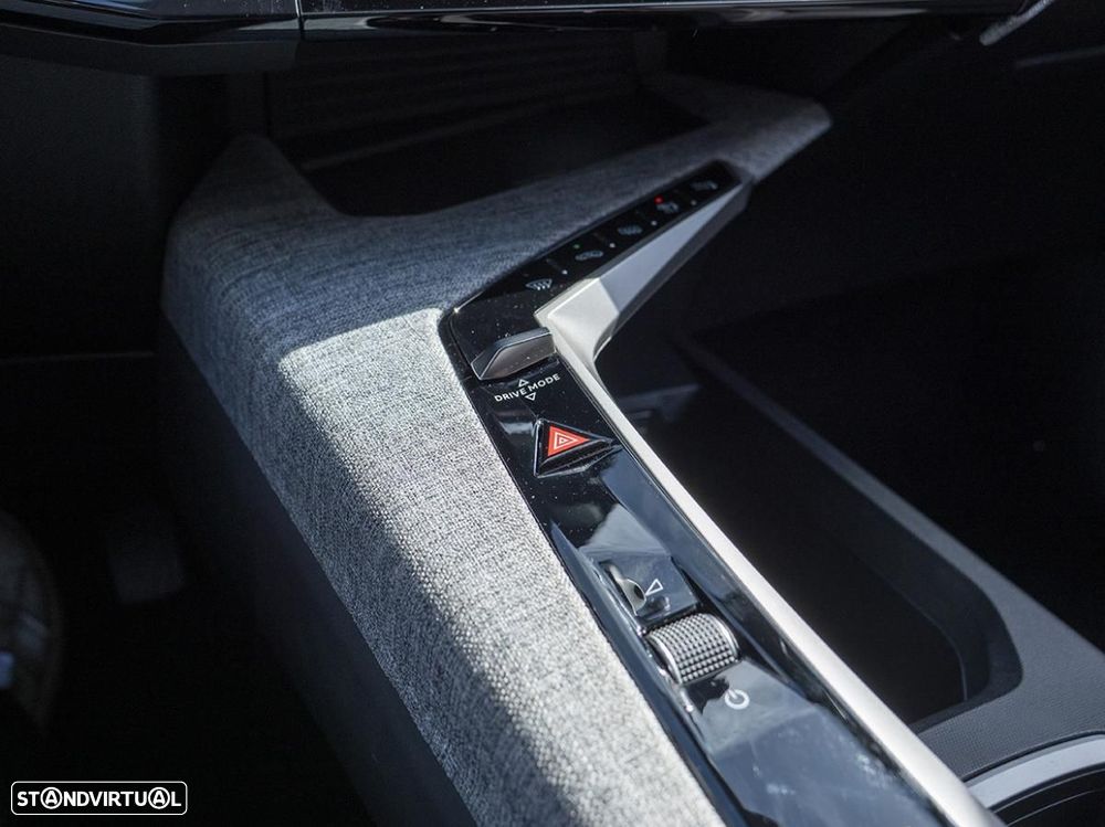 Peugeot E-3008 73 kWh Allure - 37