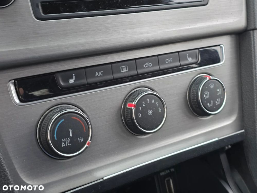 Volkswagen Golf - 20