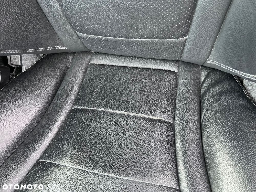 Mercedes-Benz Klasa C 250 7G-TRONIC - 12