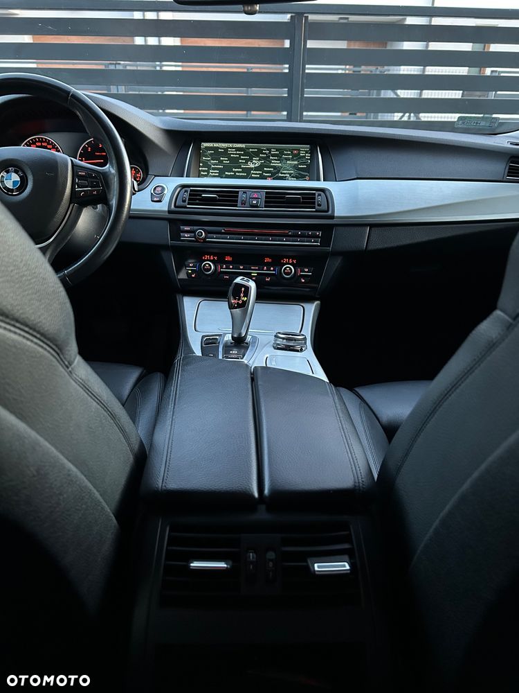 BMW Seria 5 525d xDrive - 7