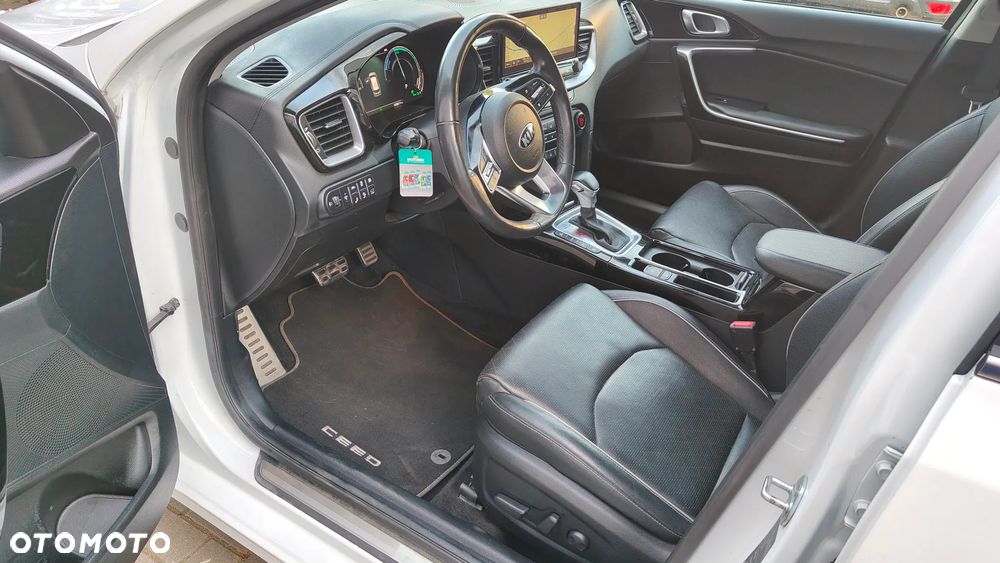 Kia Ceed 1.6 GDI PHEV L Business Line DCT - 12