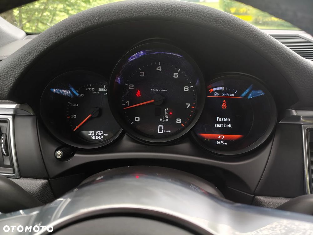 Porsche Macan - 12