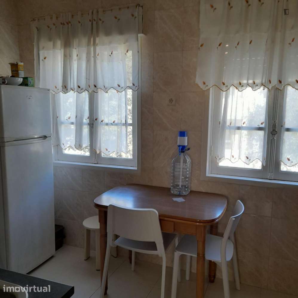 Quarto - localizado em Foz do Douro Porto - Grande imagem: 4/13