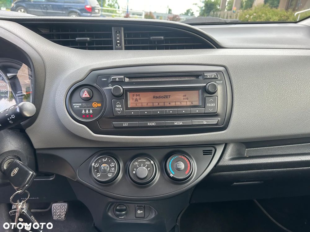 Toyota Yaris 1.0 Life EU6 - 10