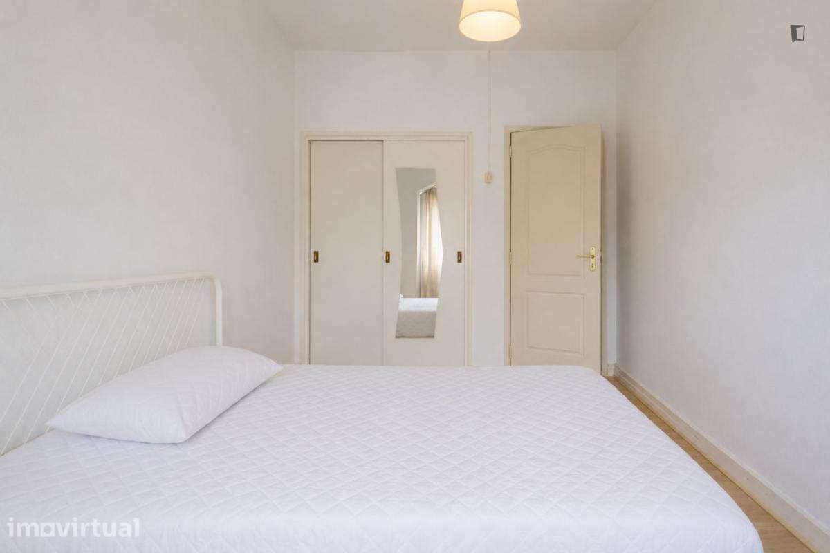 Quarto - localizado em Estrela Lisbon - Grande imagem: 2/9