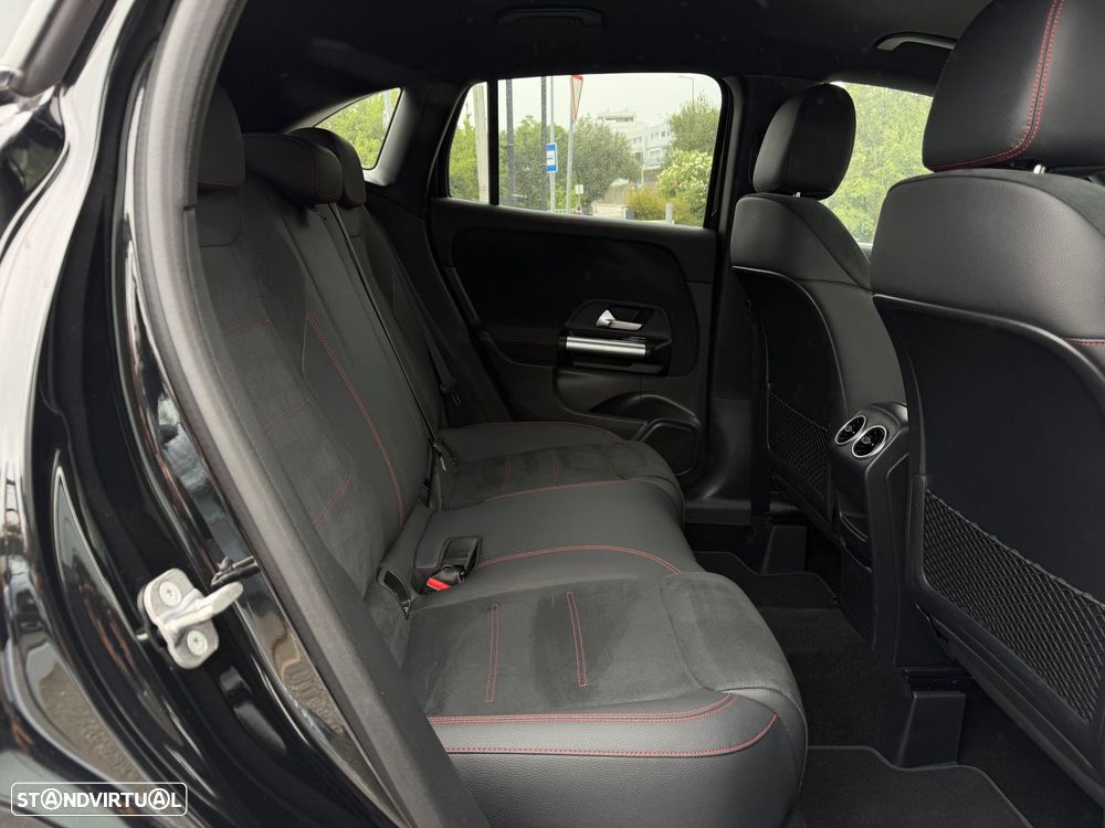 Mercedes-Benz GLA 250 - 52