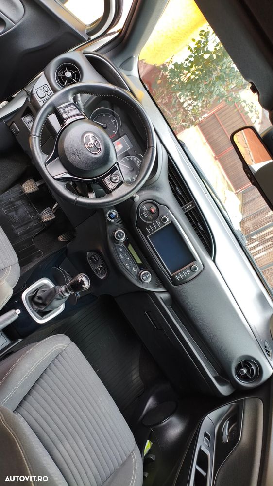Toyota Yaris 1.5 L VVT-iE Start - 3