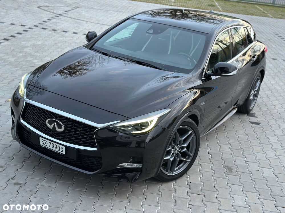 Infiniti Q30 2.0t DCT AWD Sport City Black - 15