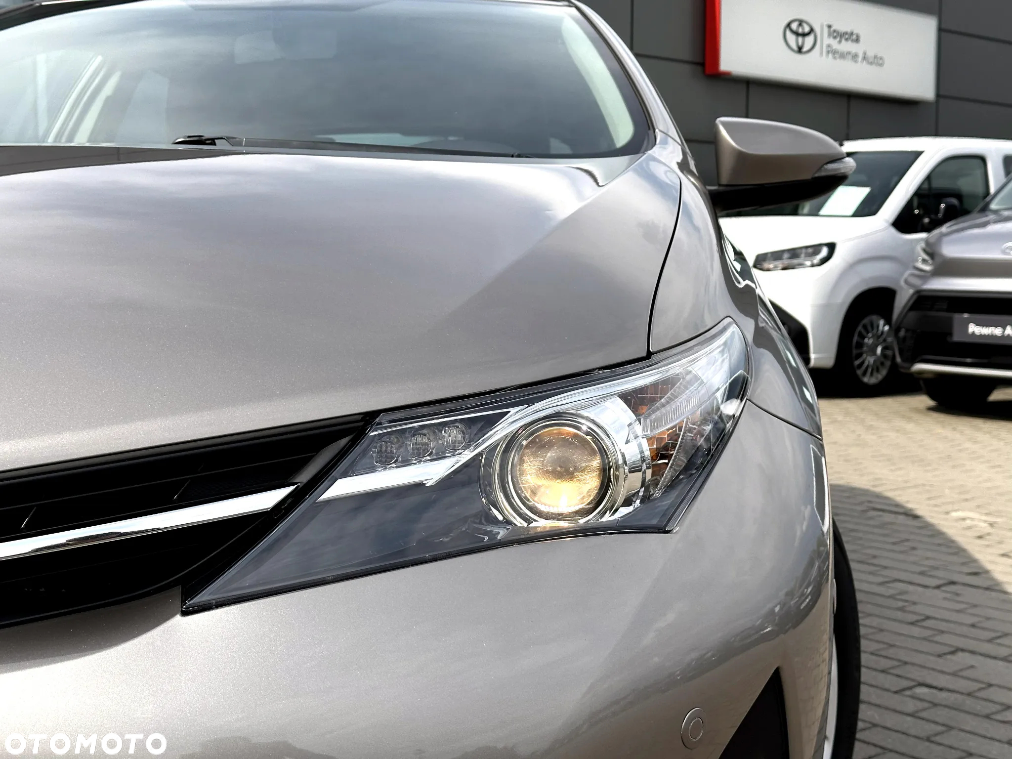 Toyota Auris Hybrid 135 Premium - 7