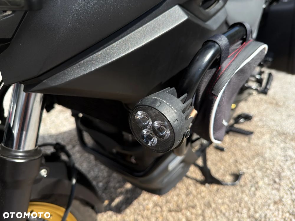 Suzuki V-STROM - 23