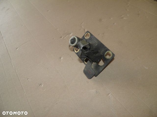 RYGIEL MASKI VOLVO 440 460 - 4