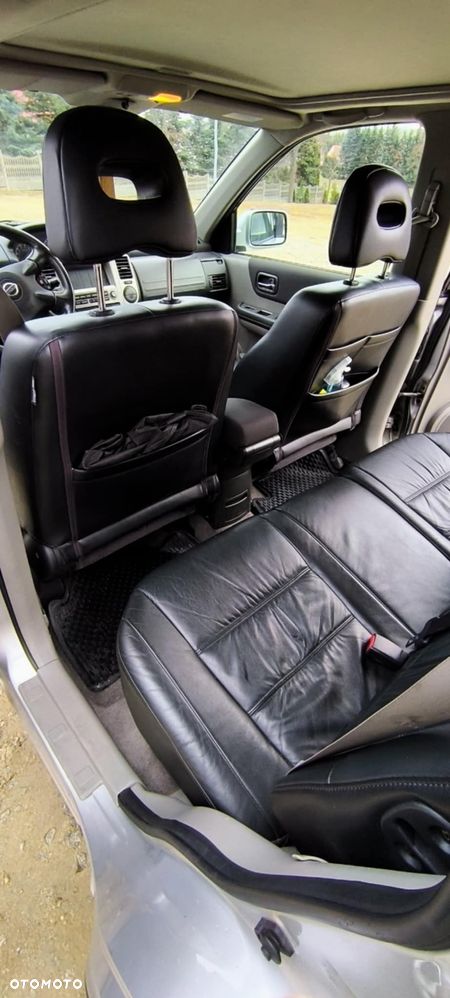 Nissan X-Trail 2.5 Elegance - 6