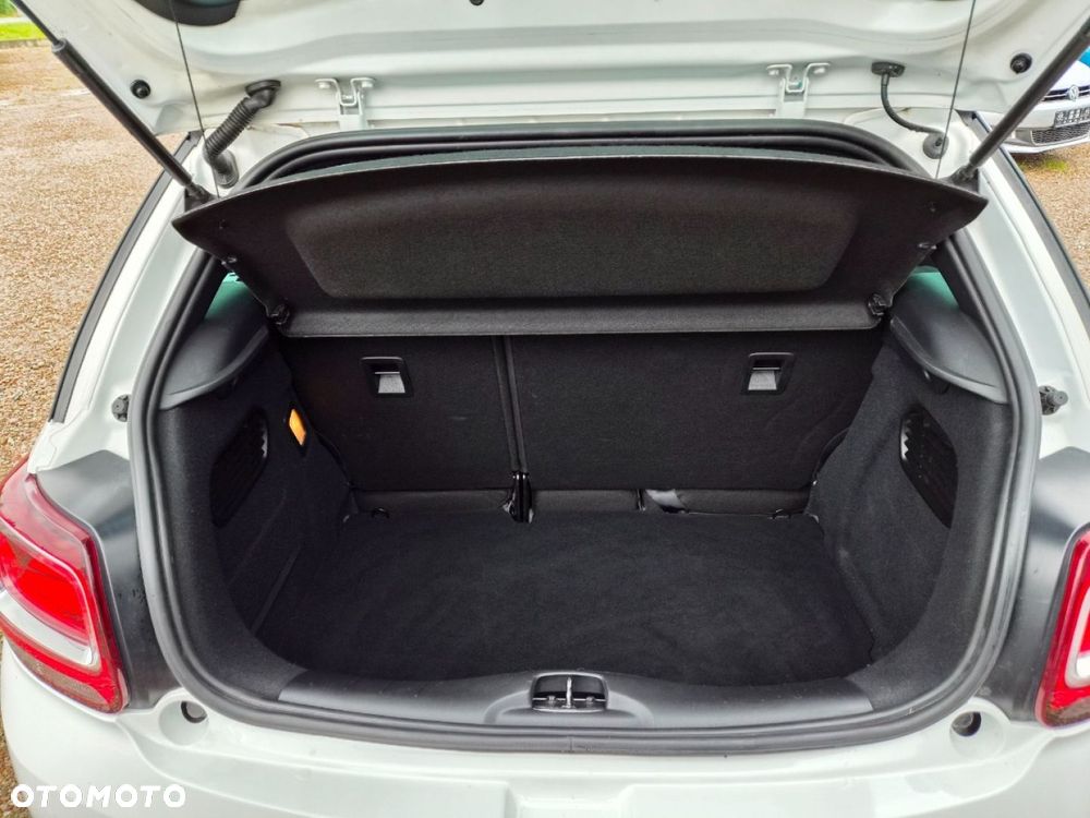Citroën DS3 PureTech 82 Stop & Start ETG SoChic - 16