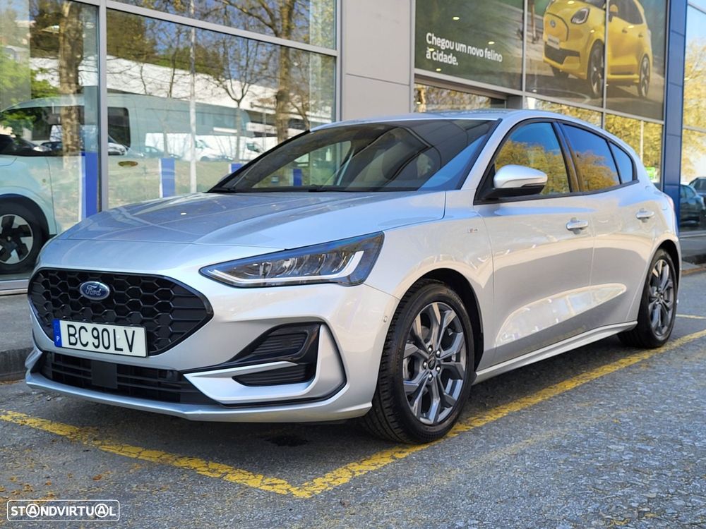 Ford Focus 1.0 EcoBoost MHEV ST-Line — fotografia 2