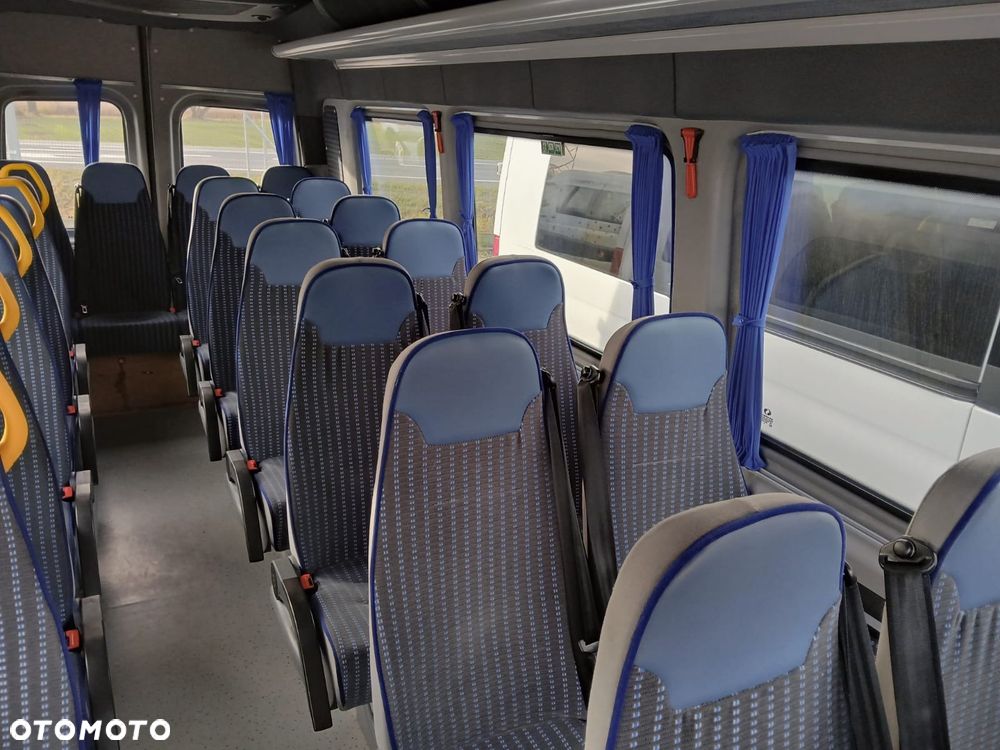 Mercedes-Benz 519 model - 10