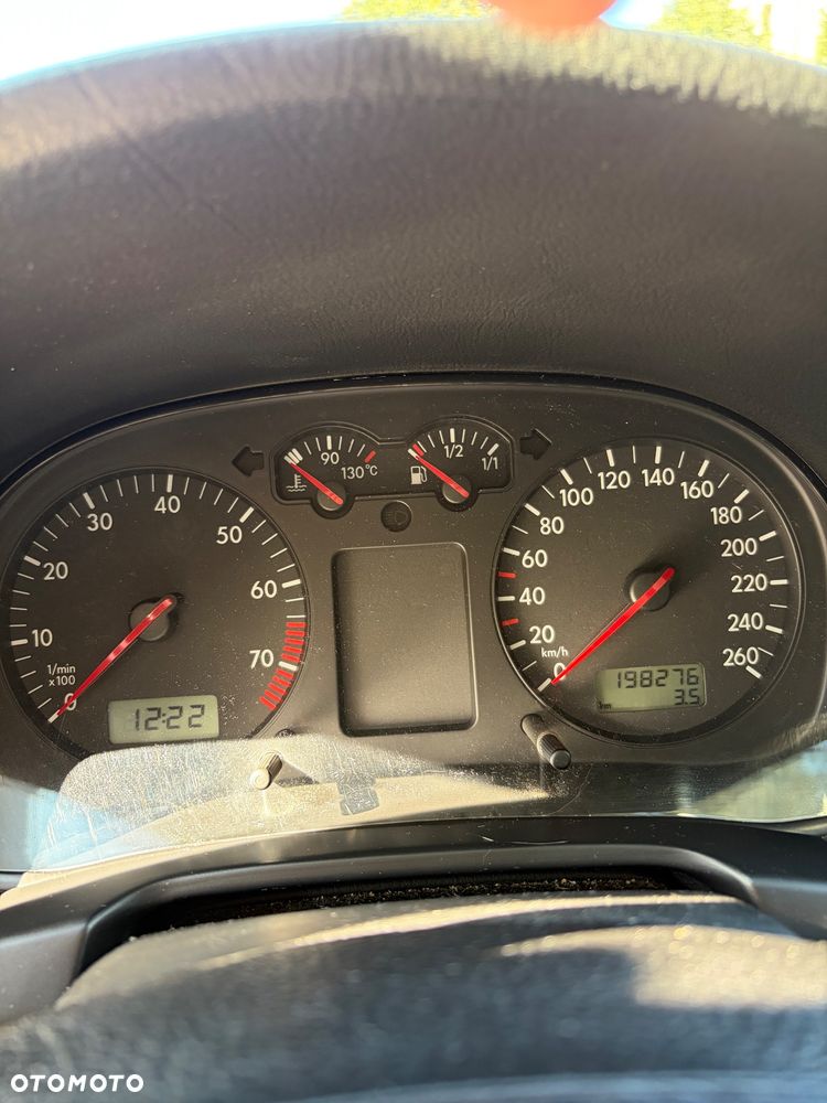 Volkswagen Golf - 11