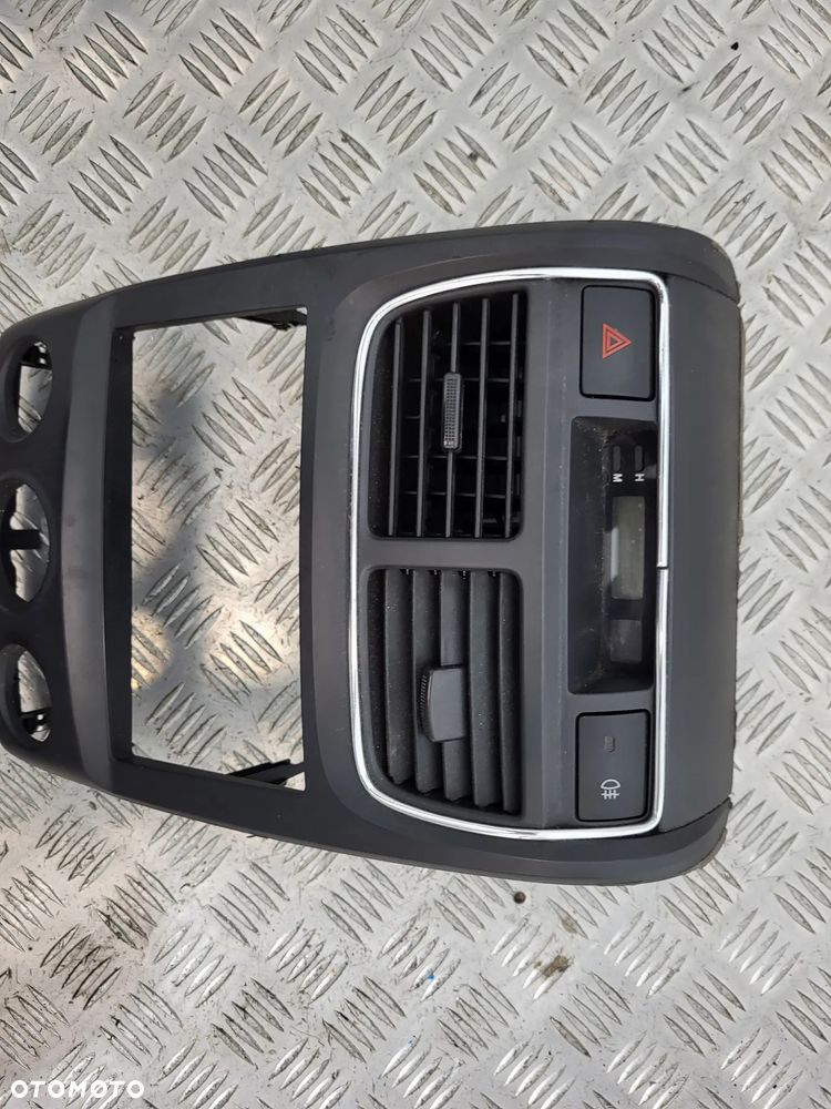 Kia Sportage II Ramka Radia Kratka Nawiewu - 1