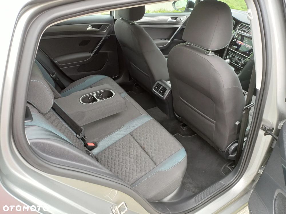 Volkswagen Golf - 18