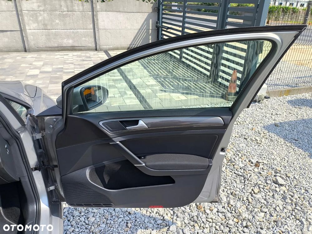 Volkswagen Golf - 15