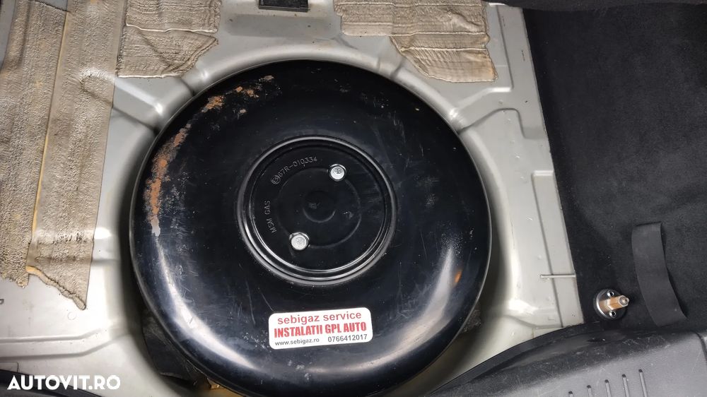 Ford Focus 1.6i Ghia - 16