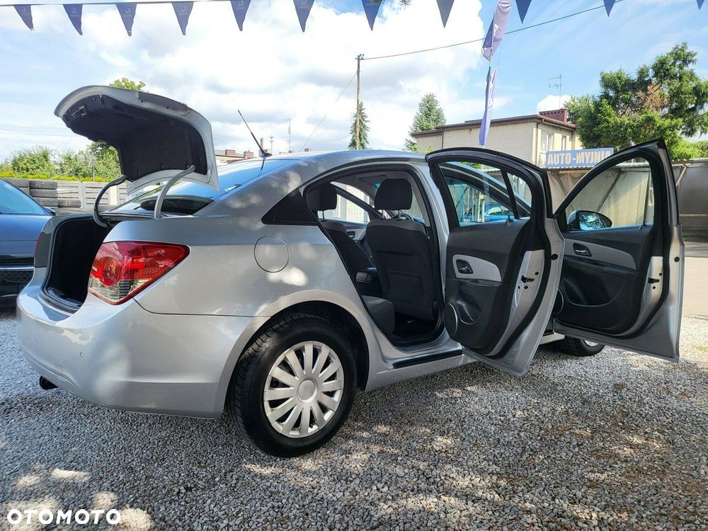 Chevrolet Cruze - 11