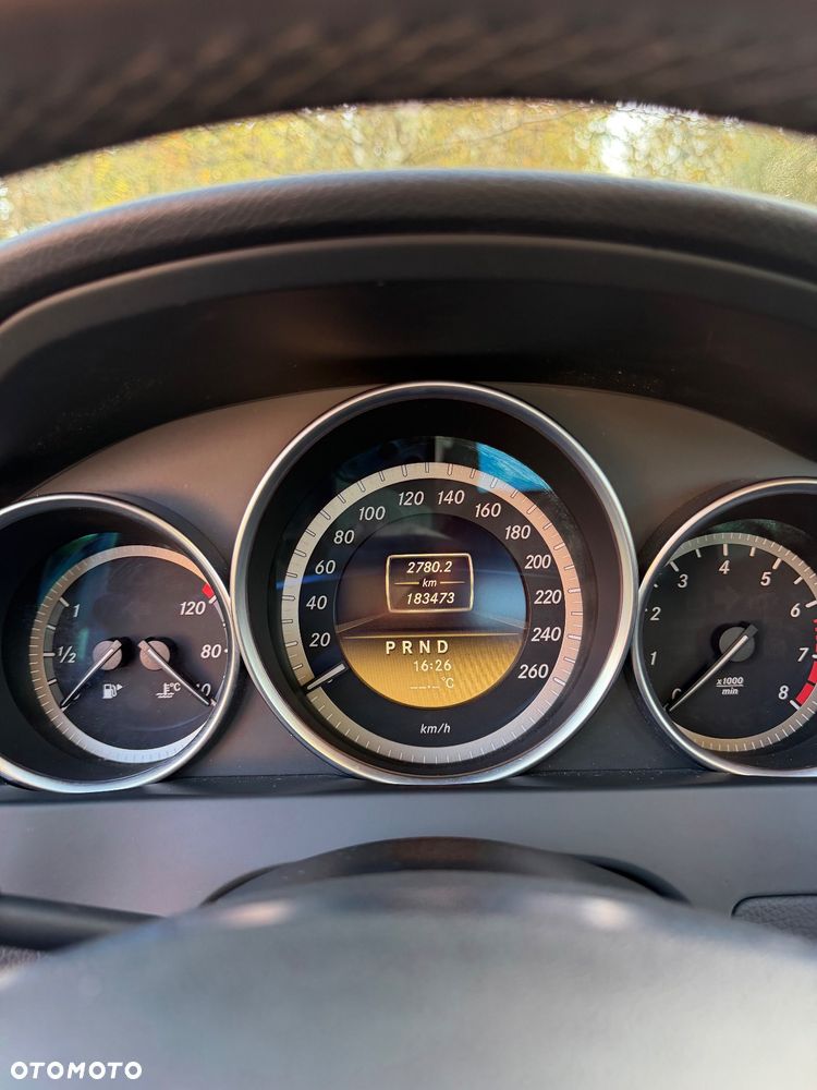 Mercedes-Benz Klasa C 180 BlueEFFICIENCY 7G-TRONIC - 11