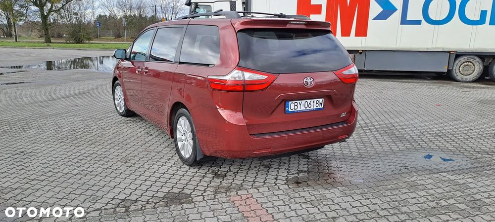 Toyota Sienna 3.5 XLE AWD - 5