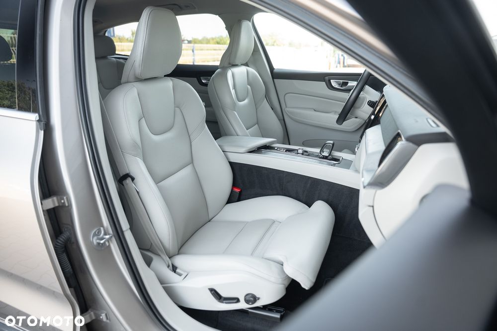 Volvo XC 60 B4 D AWD Geartronic Inscription - 26