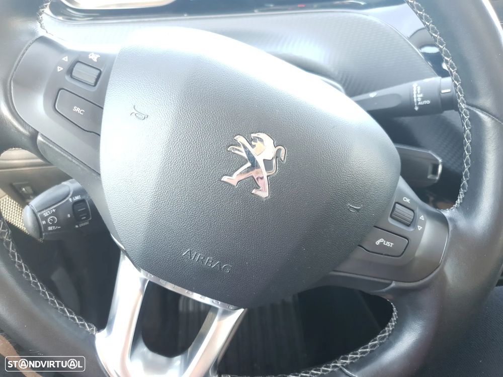 Peugeot 2008 PureTech 110 Stop&Start Allure - 25