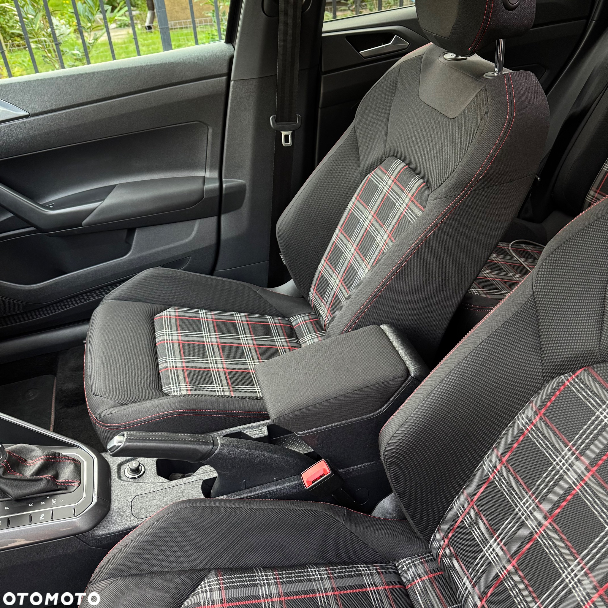 Volkswagen Polo 2.0 TSI GTI DSG - 14