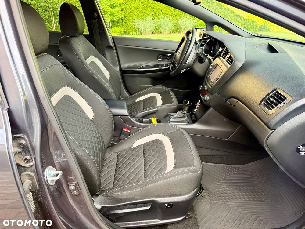 Kia Ceed 1.6 CRDi GT Line DCT - 30