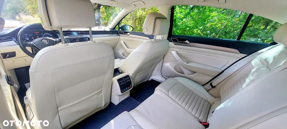 Volkswagen Passat 2.0 TDI Bi-Turbo BMT 4Mot Highline DSG - 9