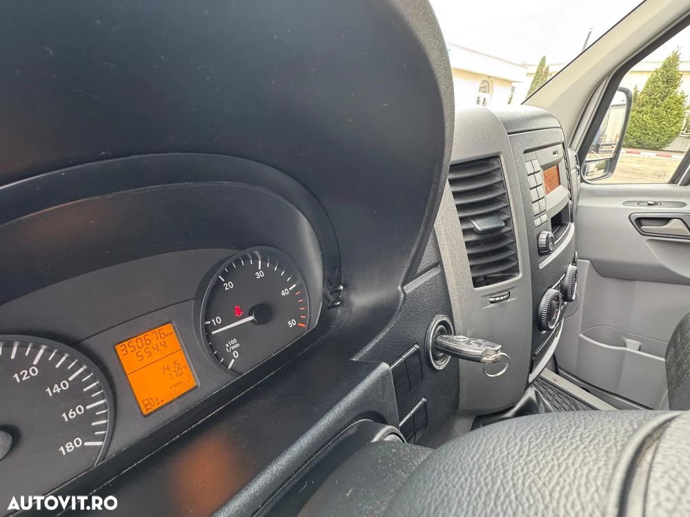 Mercedes-Benz Sprinter - 16