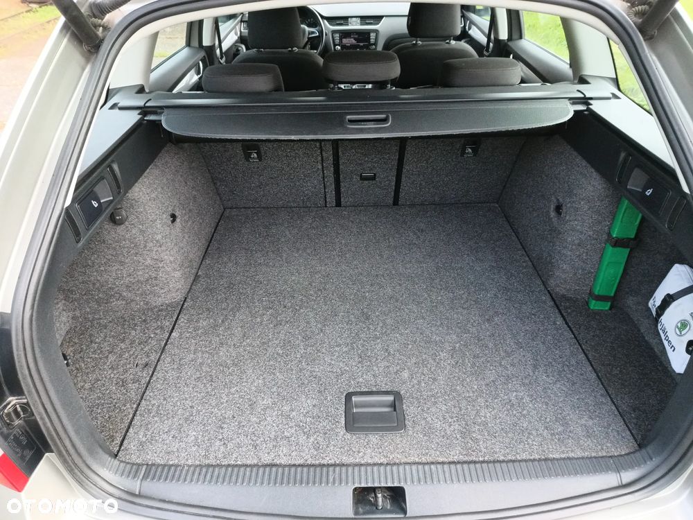 Skoda Octavia 2.0 TDI Elegance DSG - 8