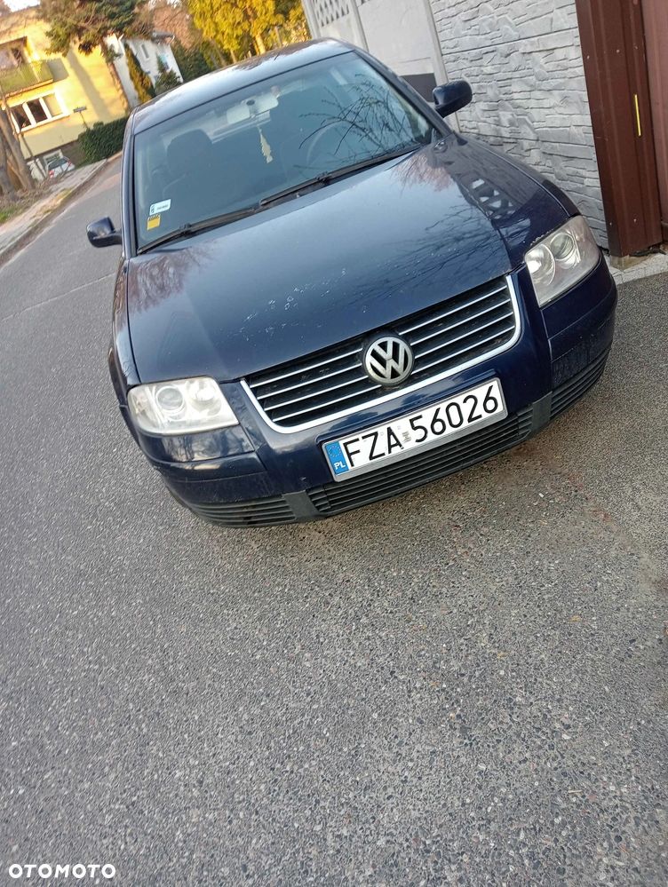 Volkswagen Passat - 1