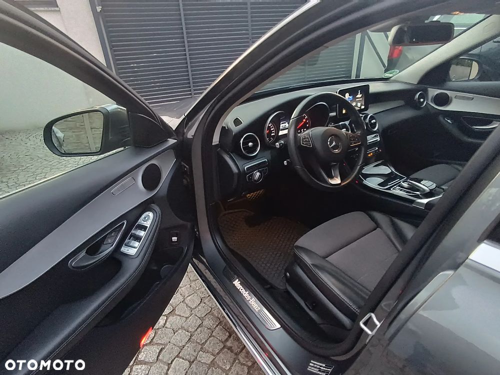 Mercedes-Benz Klasa C 180 9G-TRONIC Exclusive - 10