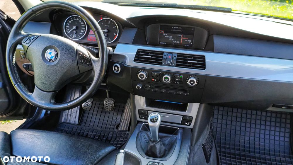 BMW Seria 5 520d Edition Exclusive - 14