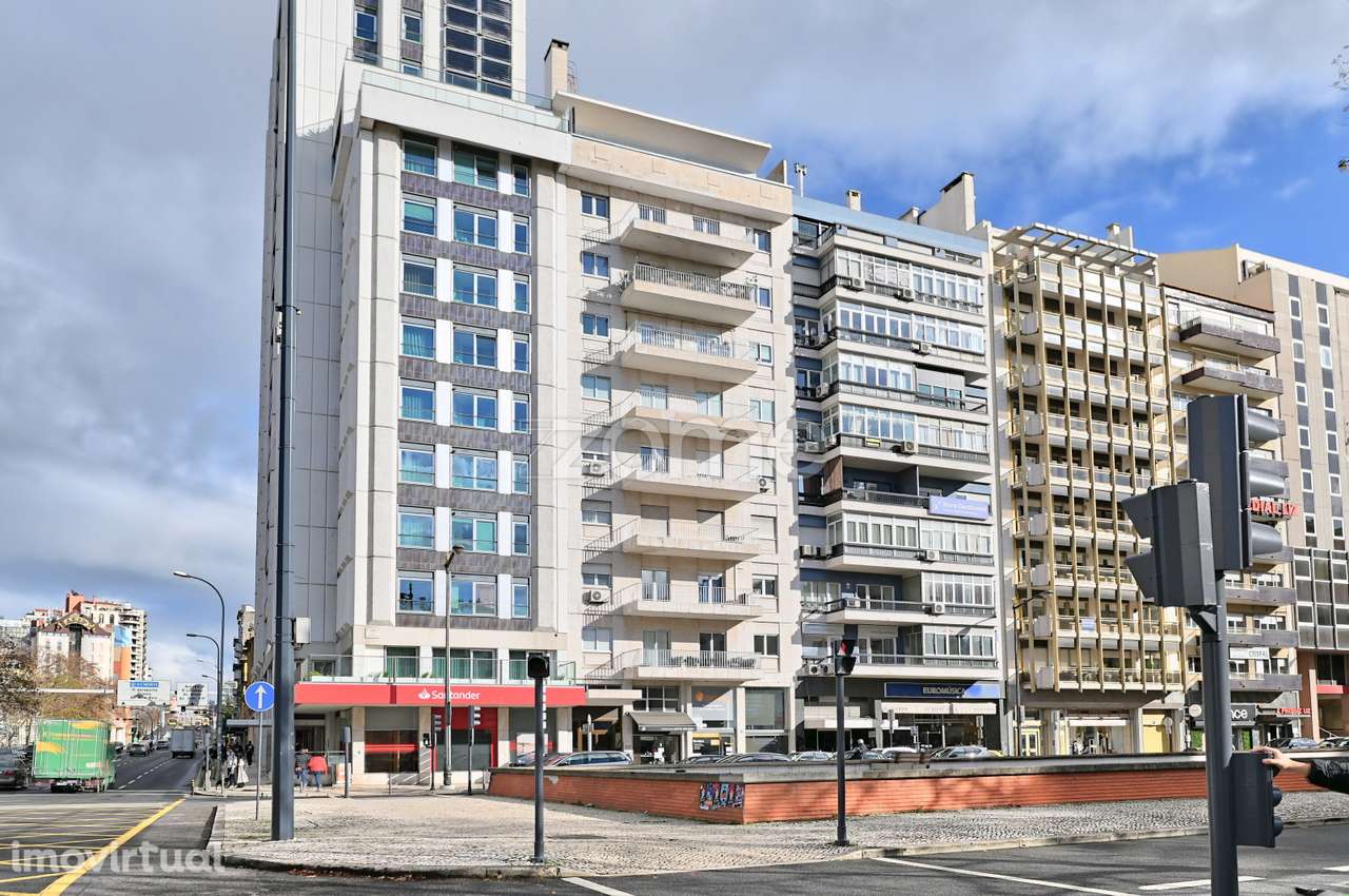 T1 remodelado, último andar com terraço na Av. da República | LISBO... - Grande imagem: 2/19