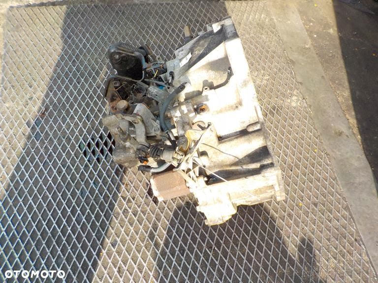 SKRZYNIA BIEGÓW NISSAN X-TRAIL (T30) 2.2 DCI 8H868 - 4