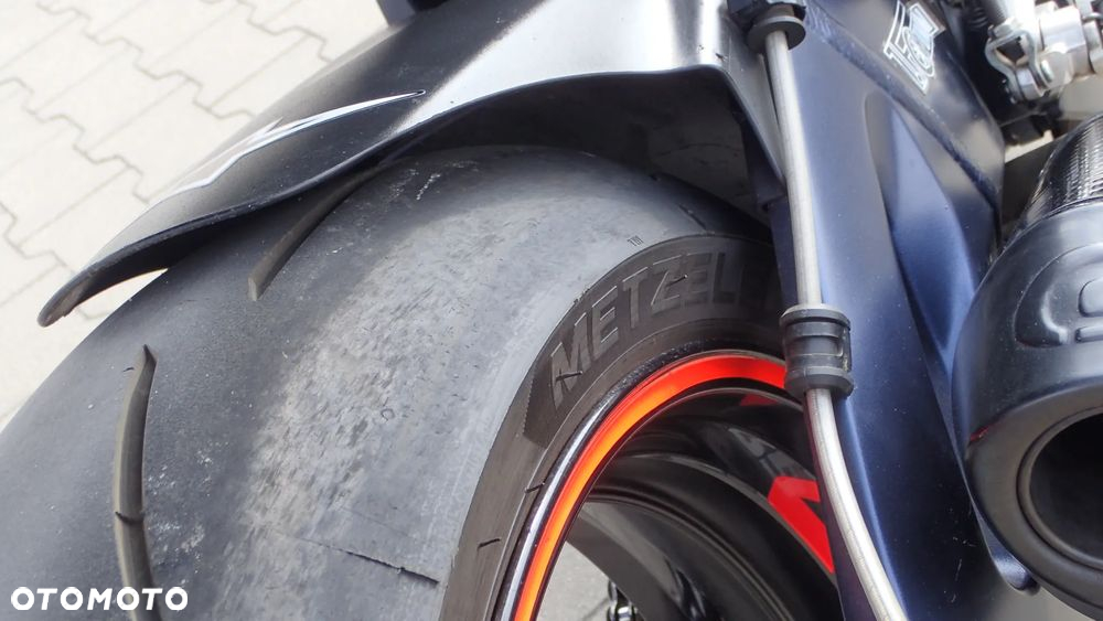 Suzuki GSX-R - 16