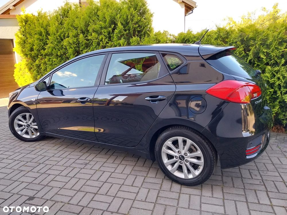 Kia Ceed 1.4 CVVT Dream Team Edition - 30
