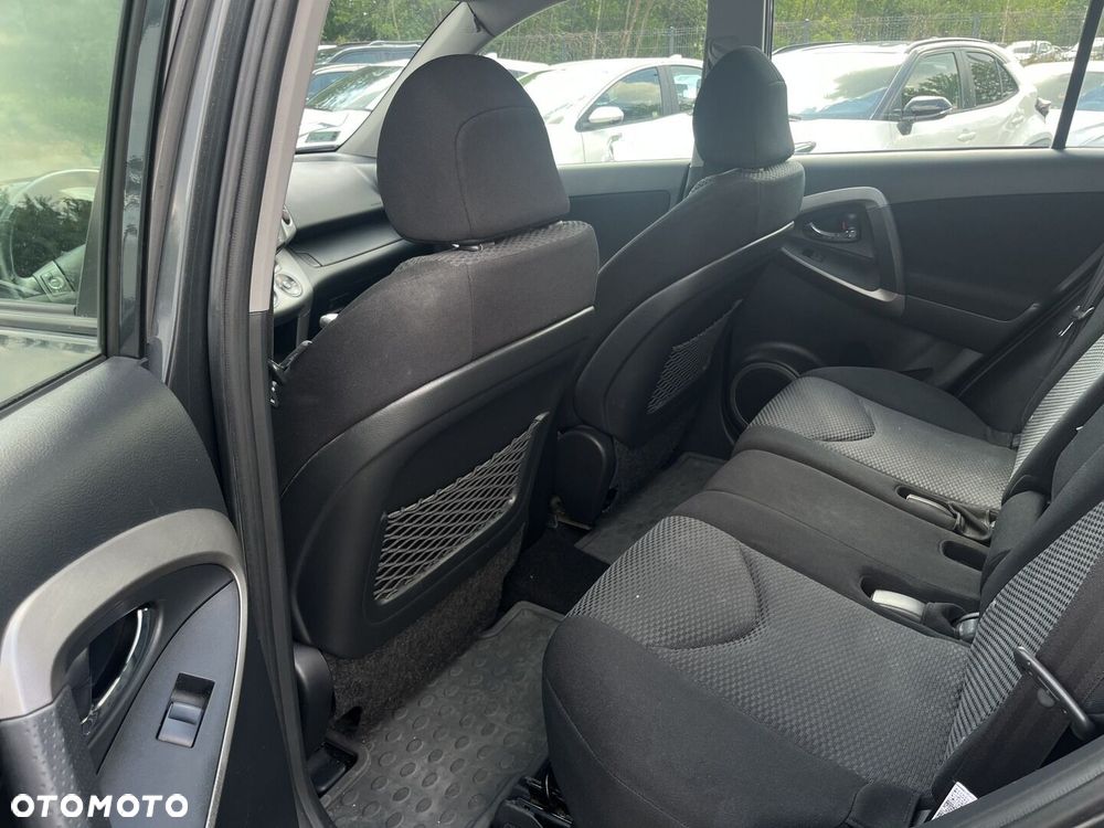 Toyota RAV4 2.0 VVT-i Sol - 11