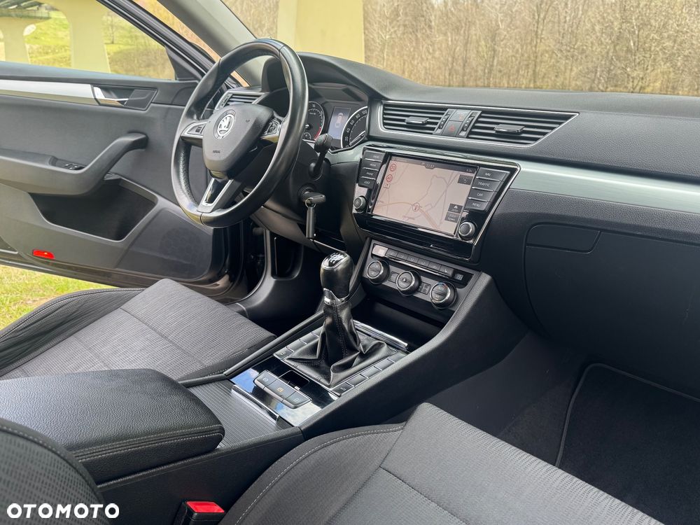 Skoda Superb 2.0 TDI Ambition - 30