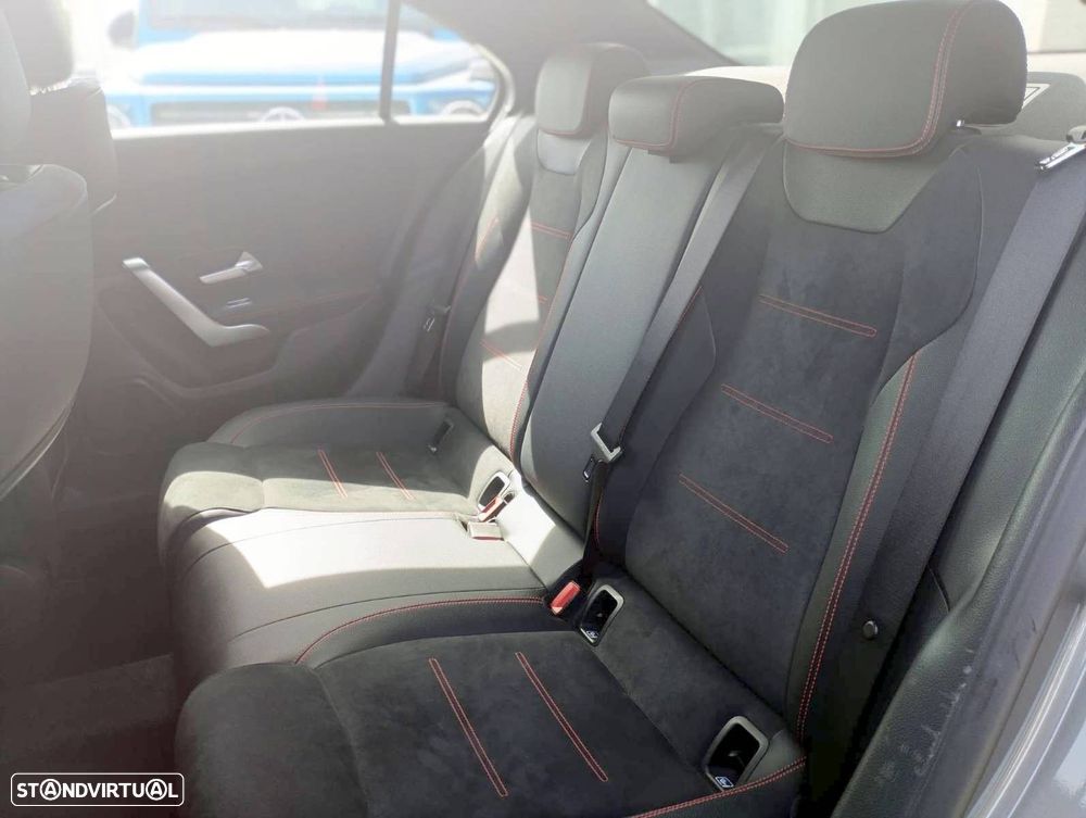 Mercedes-Benz A 200 Limousine AMG Line Aut. - 6