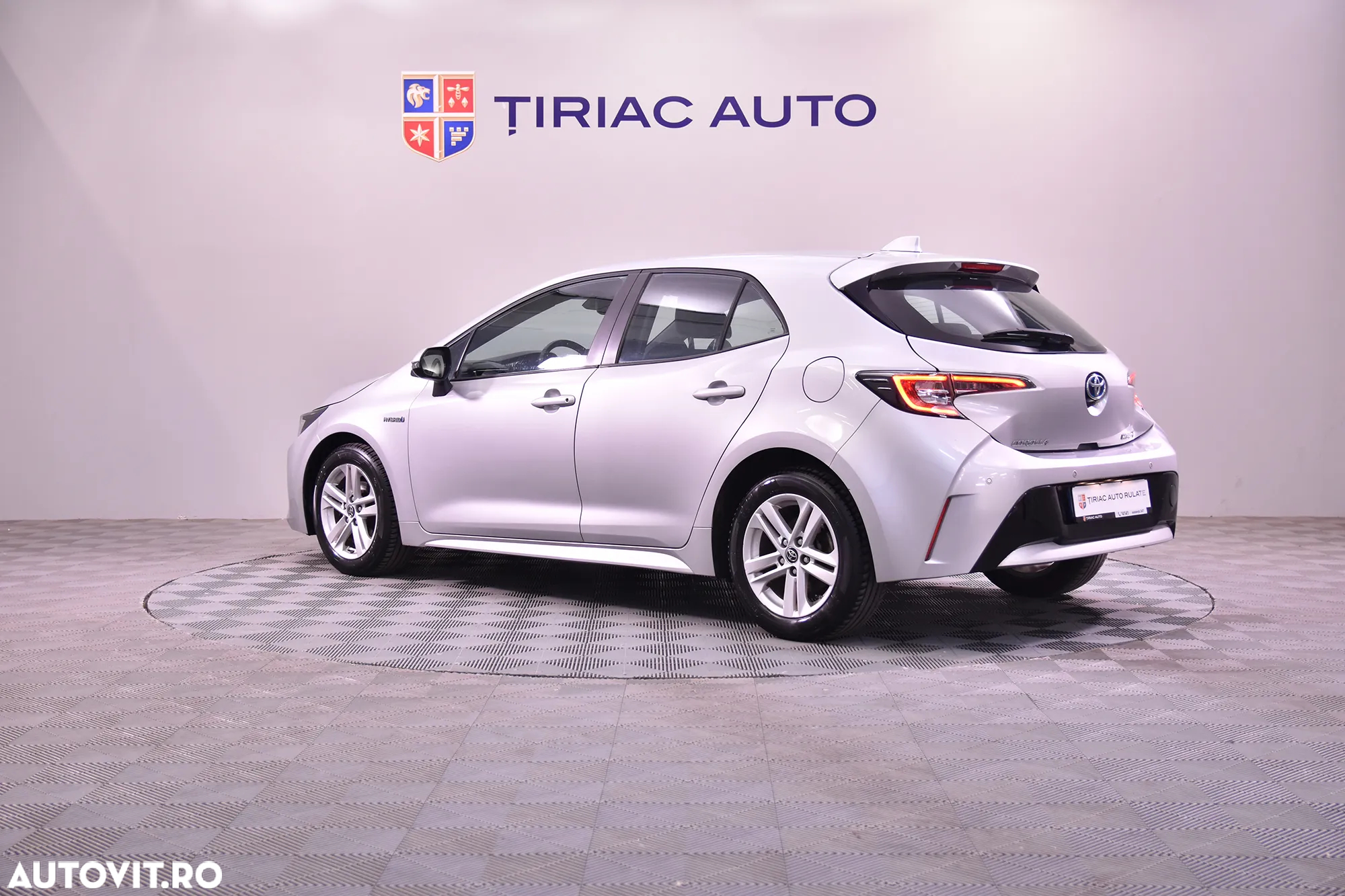 Toyota Corolla 1.8 HSD Business - 3